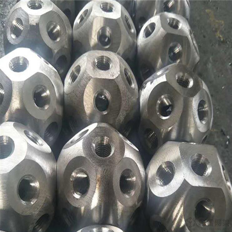 格尔木螺栓球网架加工安装方法